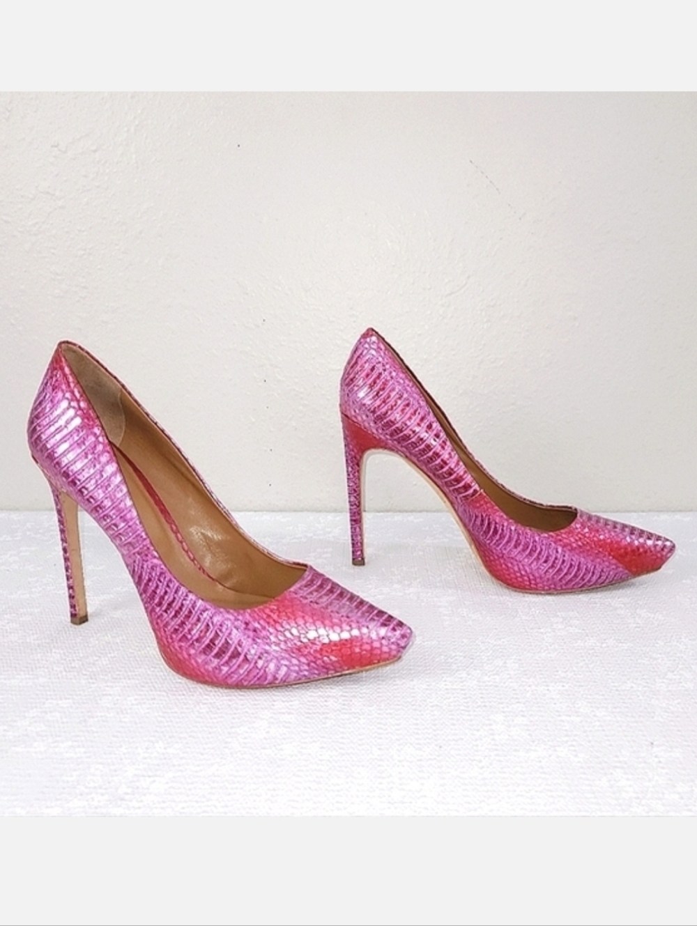 Rachel Roy Gardner Pink Snakeskin Pumps US 9.5 Slip-On Leather Heels